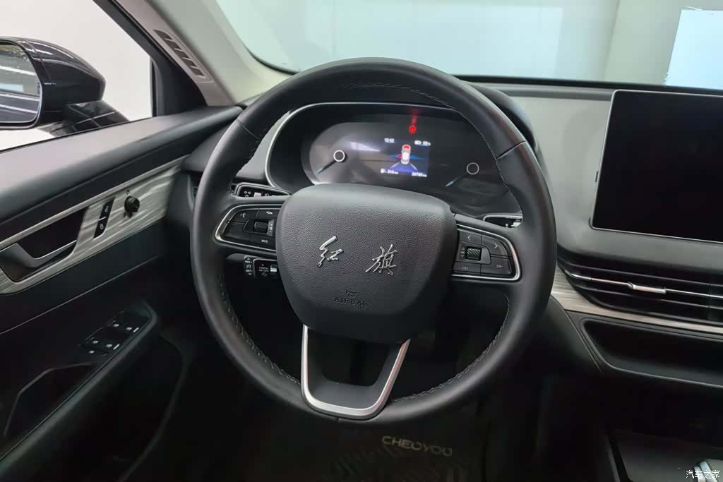 Hongqi QM5, 2023 15