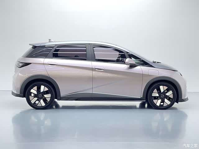BYD Dolphin, 2022 9