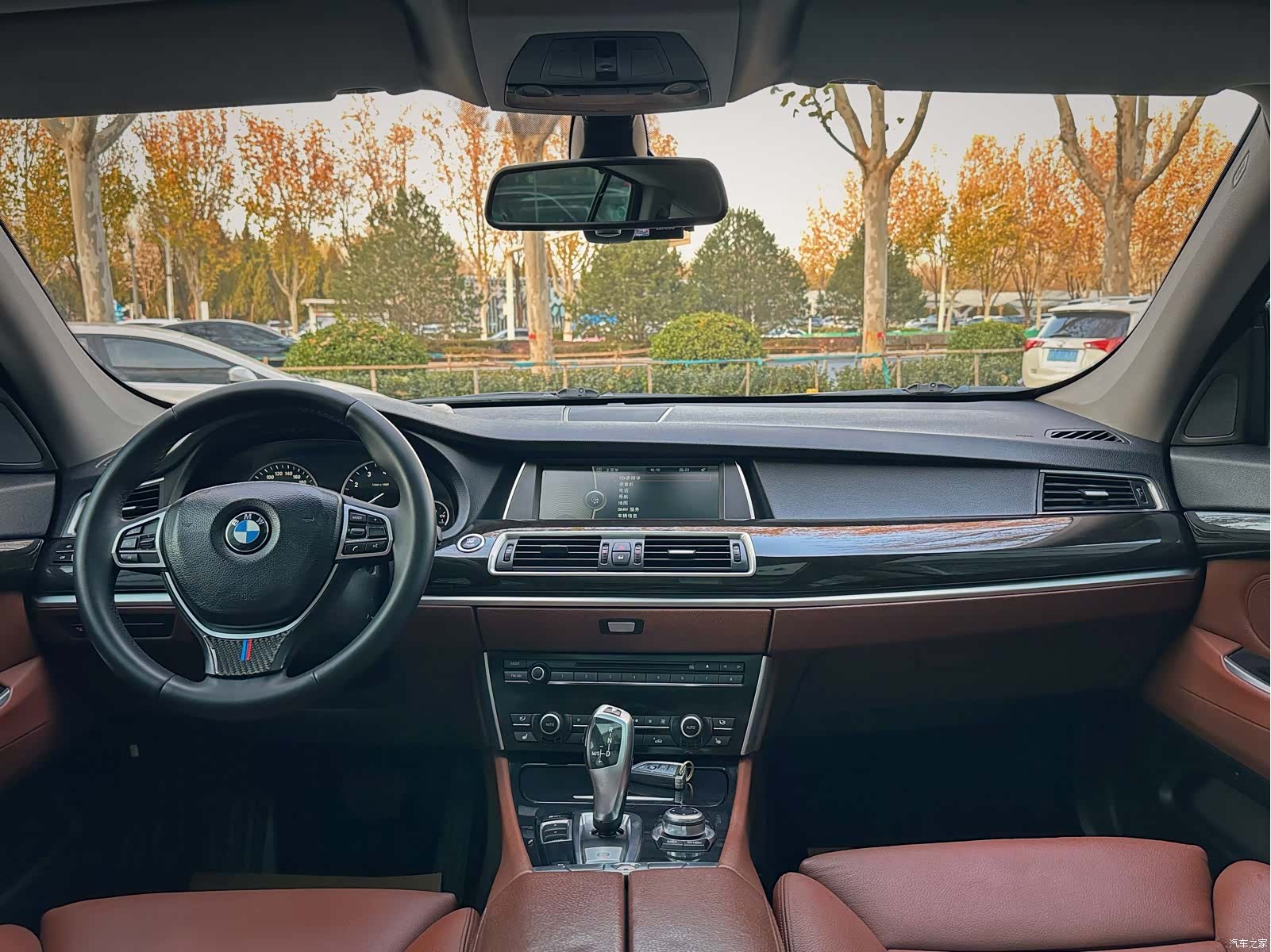 BMW 5 Series, 2011 11