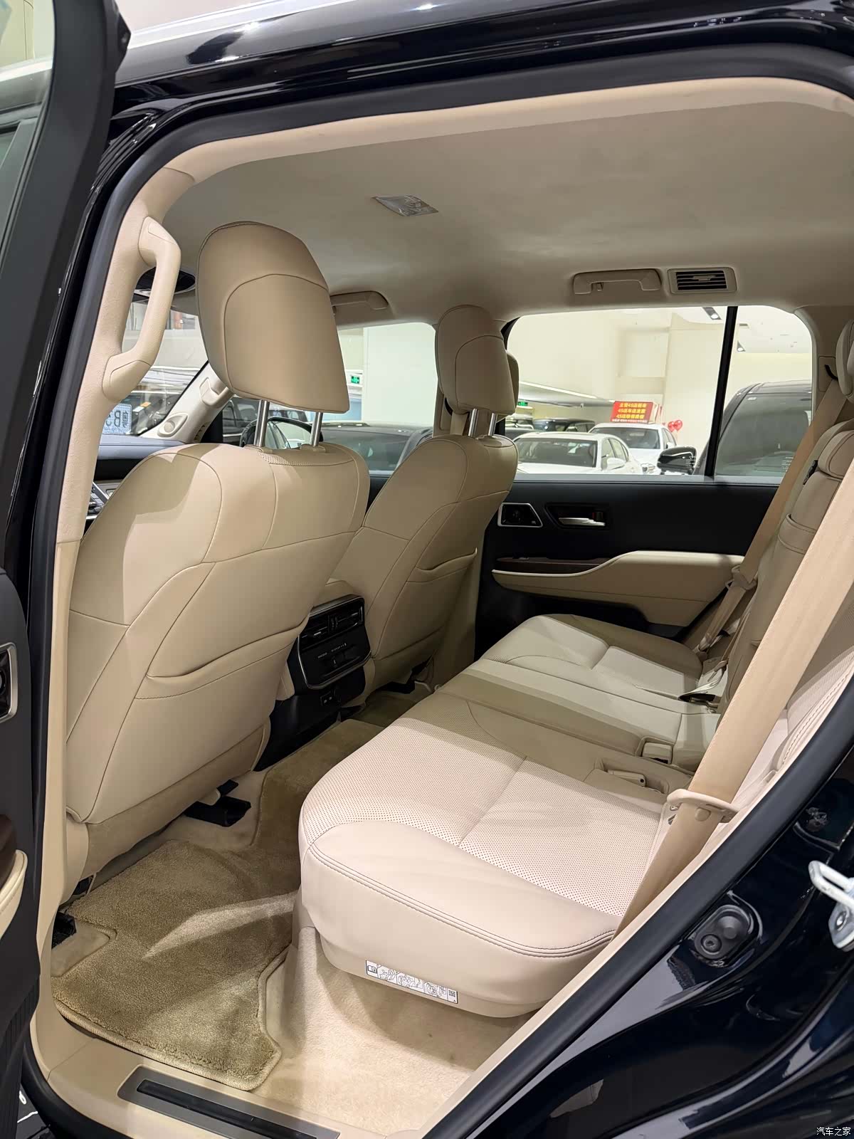 Toyota Land Cruiser, 2026 7