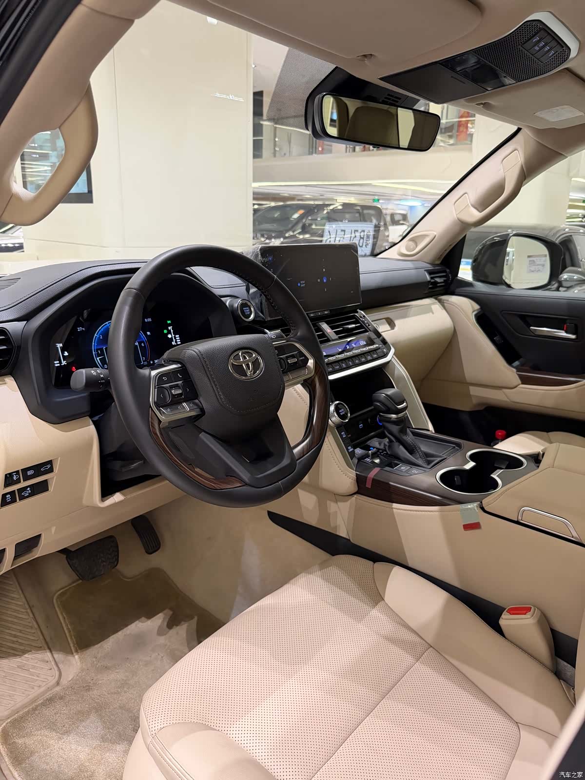 Toyota Land Cruiser, 2026 11