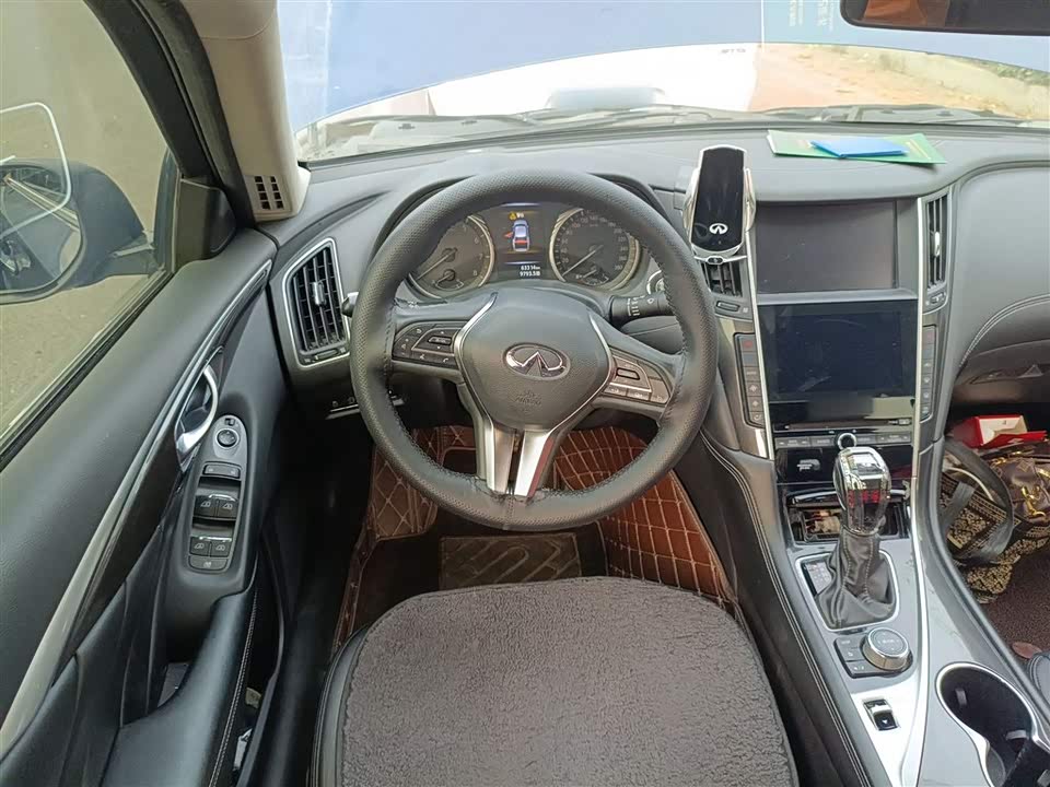 Infiniti Q50L