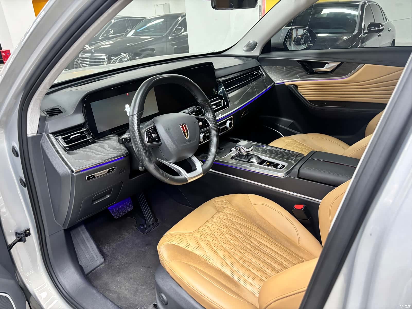 Hongqi HS5, 2023 4