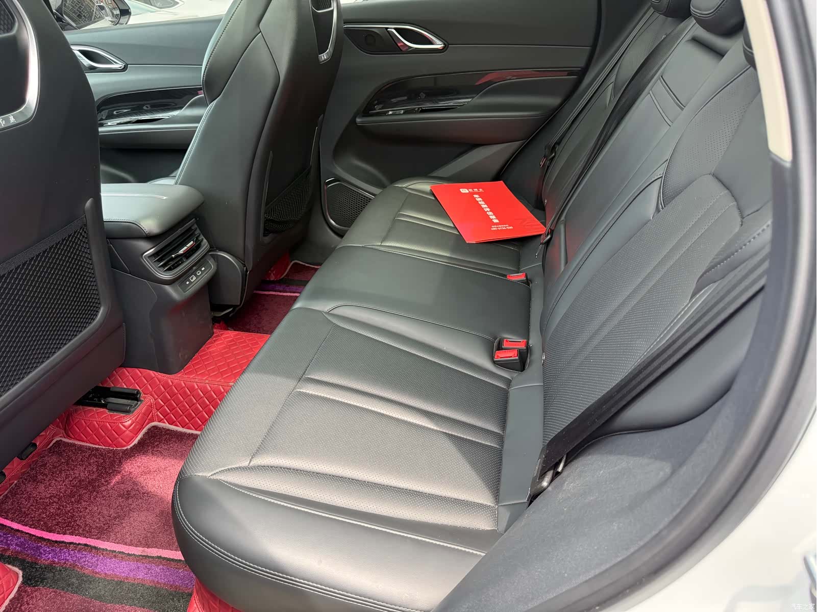 Hongqi HS3, 2023 13
