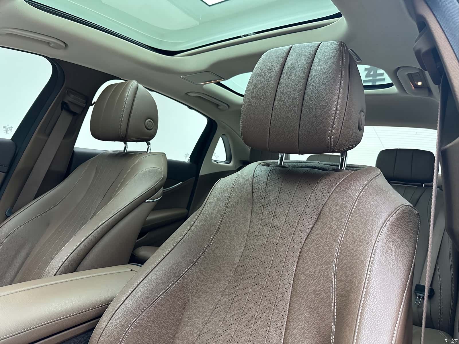 Mercedes-Benz E-Class, 2022 17