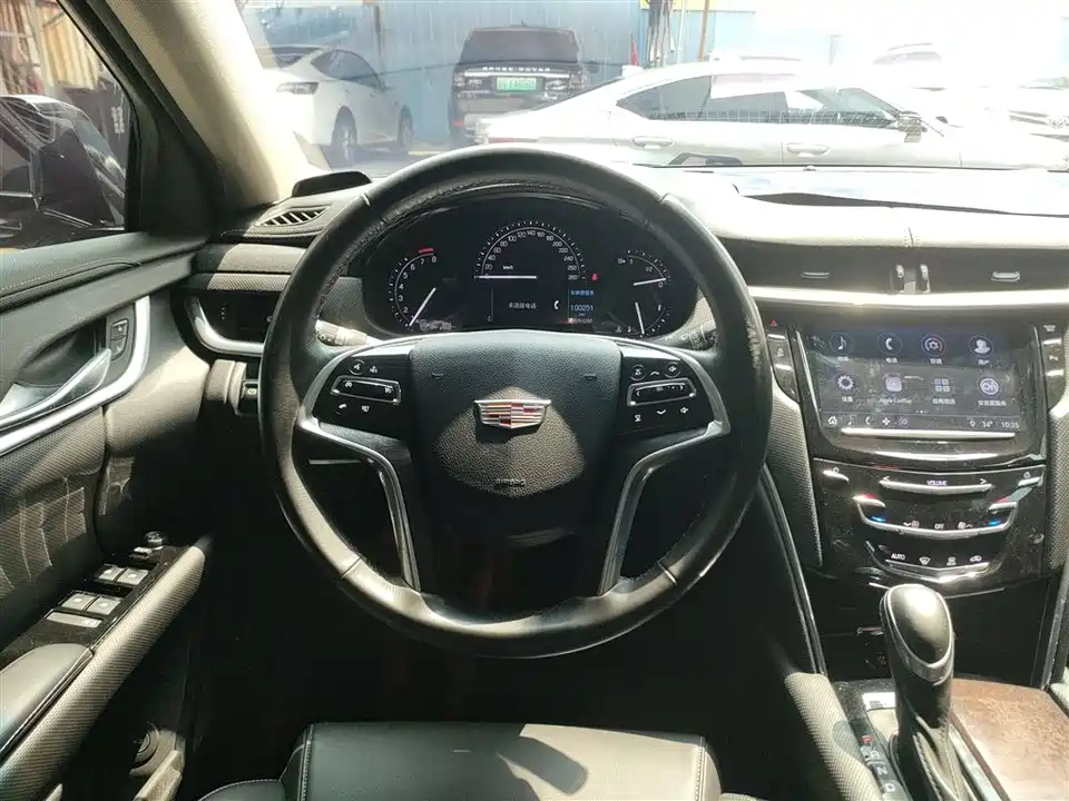 Cadillac XTS