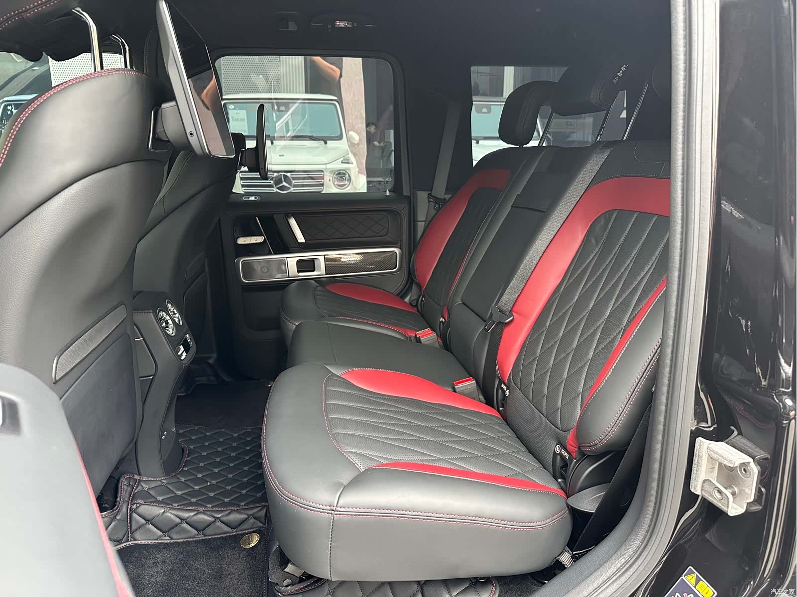 Mercedes-Benz G-Class, 2025 6