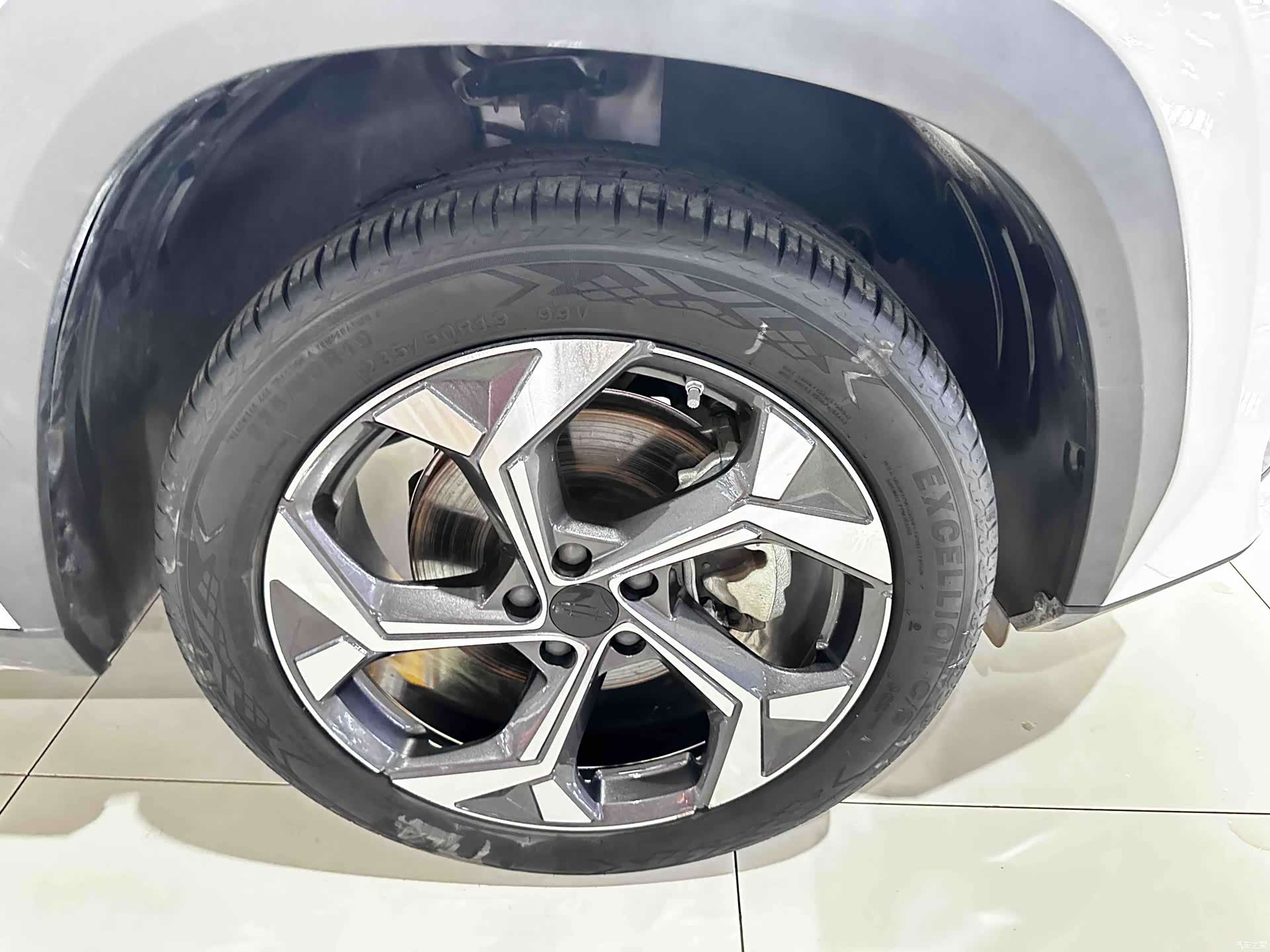 Geely Boyue, 2023 15