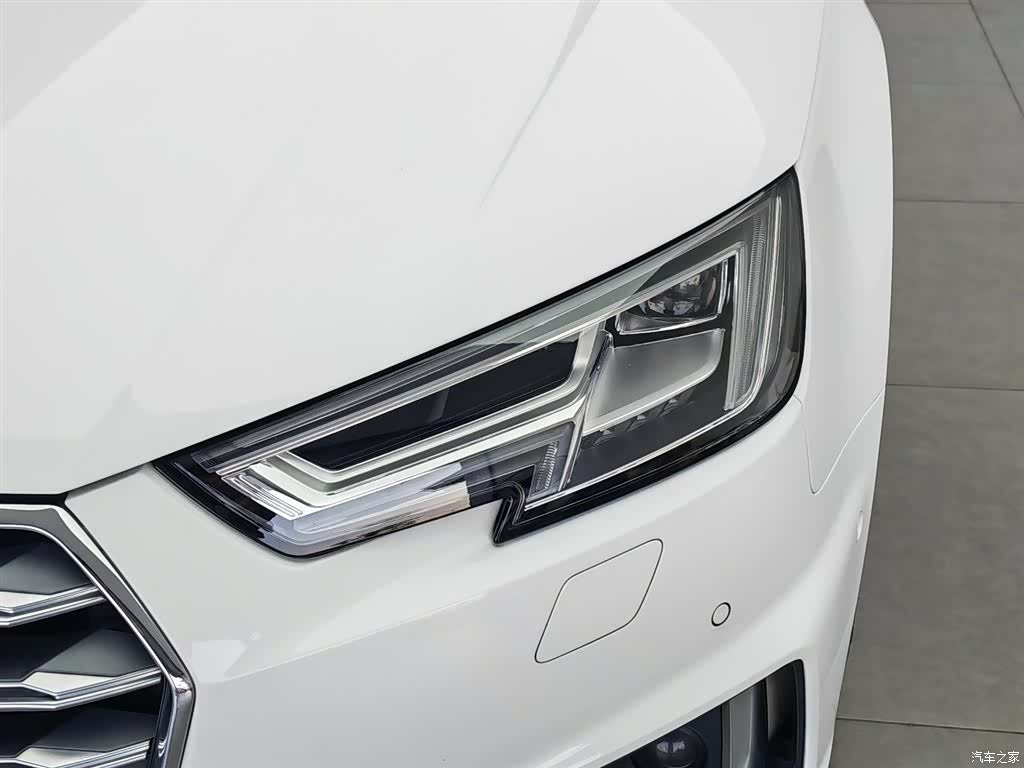 Audi A4L, 2019 7