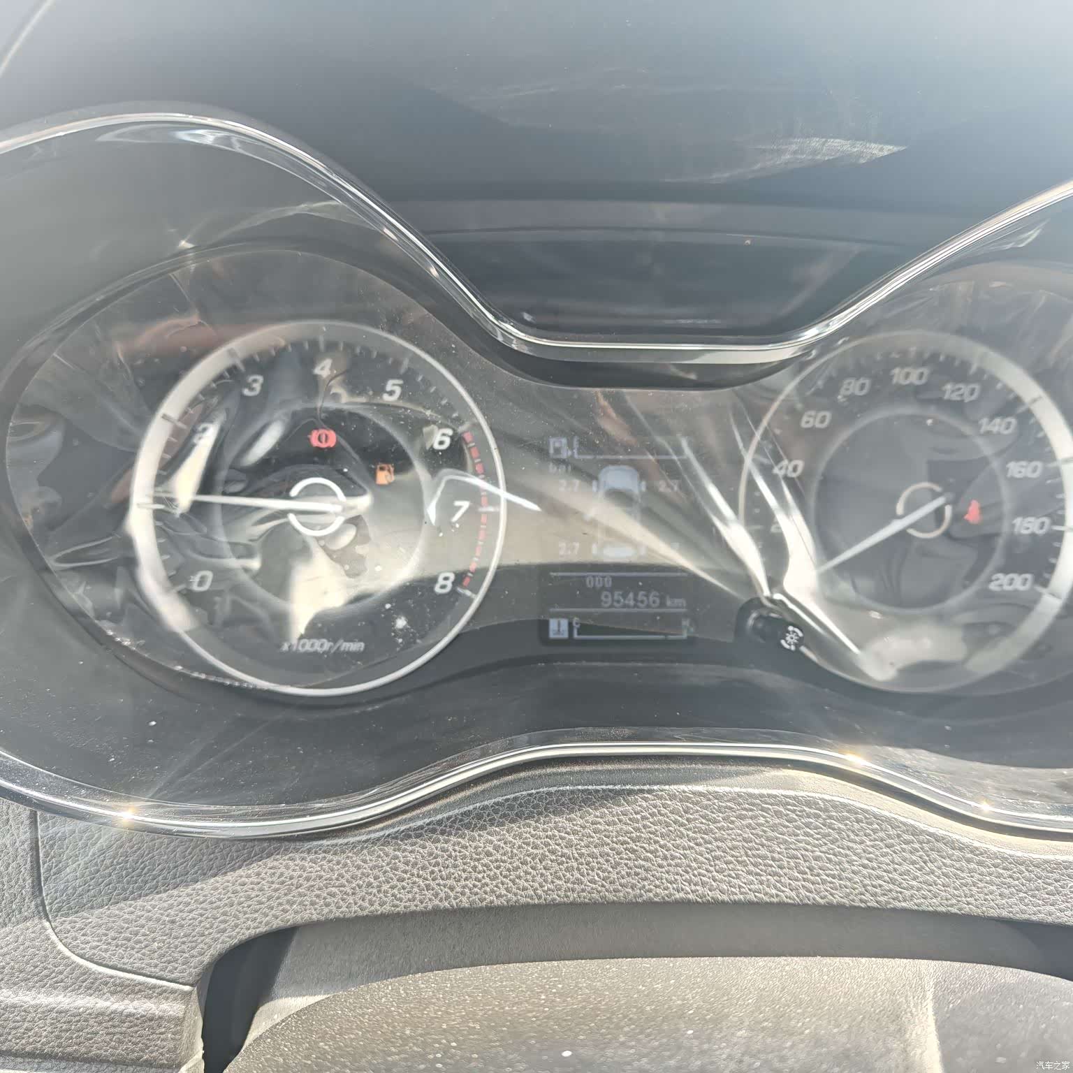 Wuling 560, 2015 8