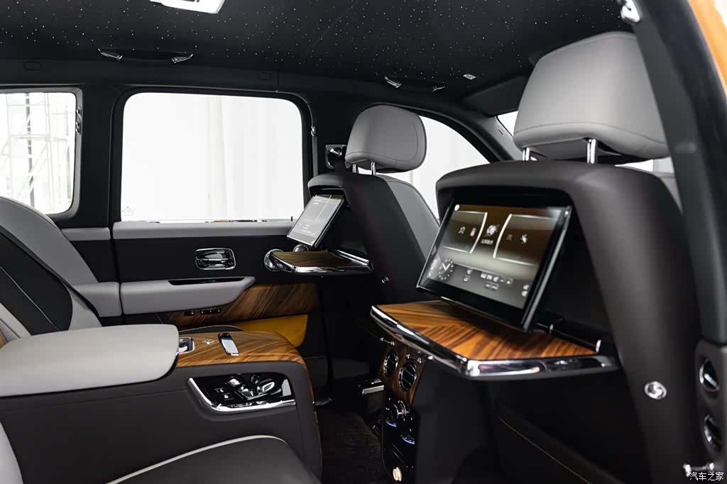 Rolls-Royce Cullinan, 2024 16