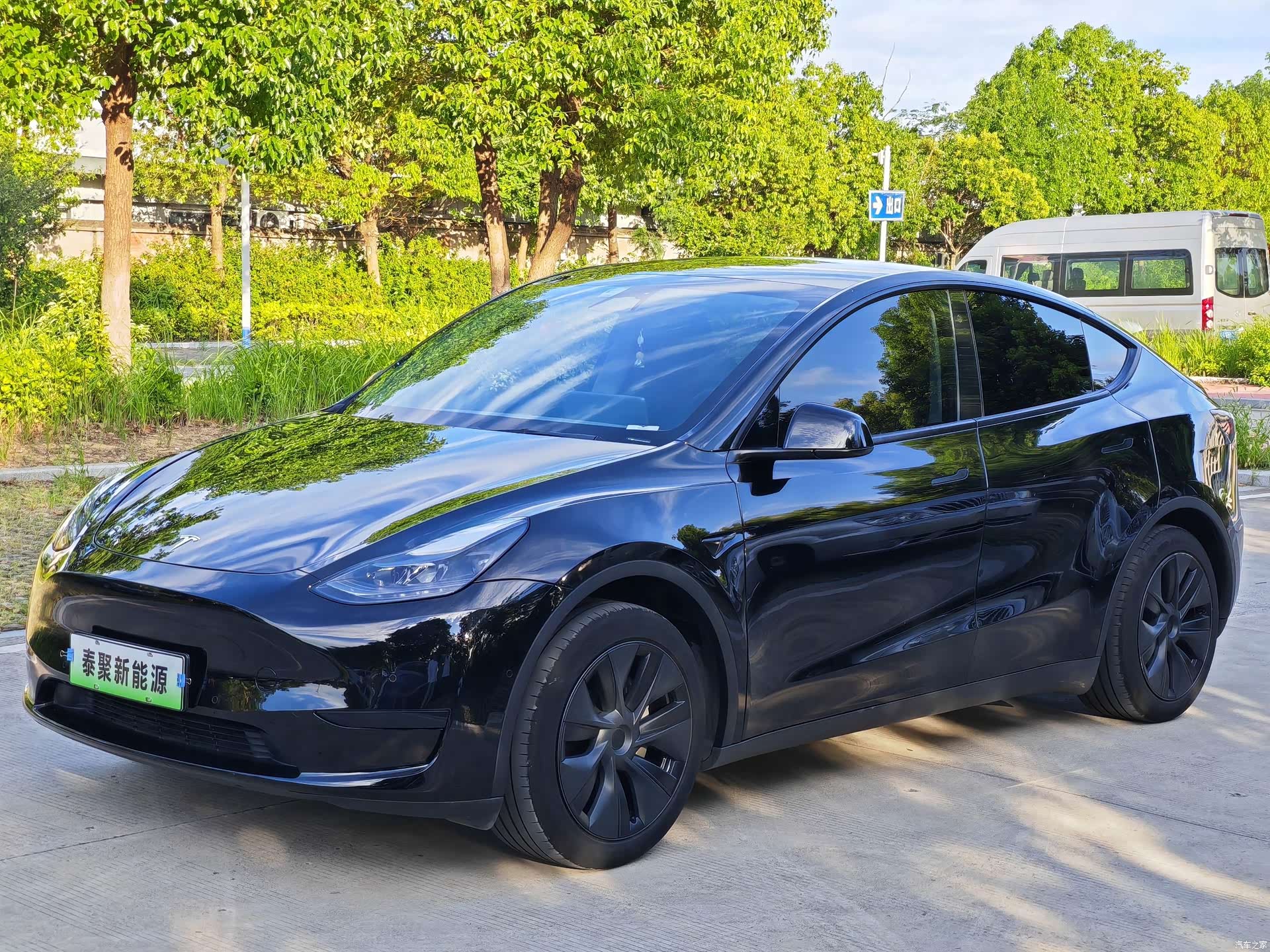 Tesla Model Y, 2024 1