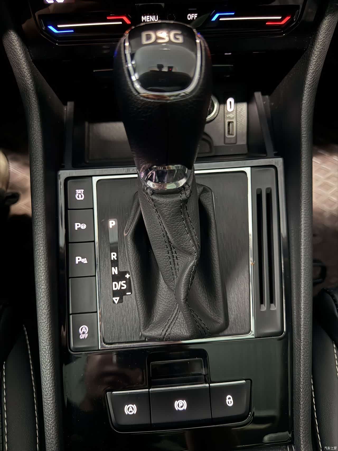 Skoda Superb, 2022 11