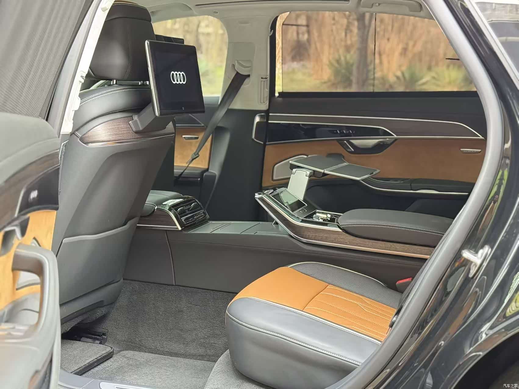 Audi A8L, 2022 все фото