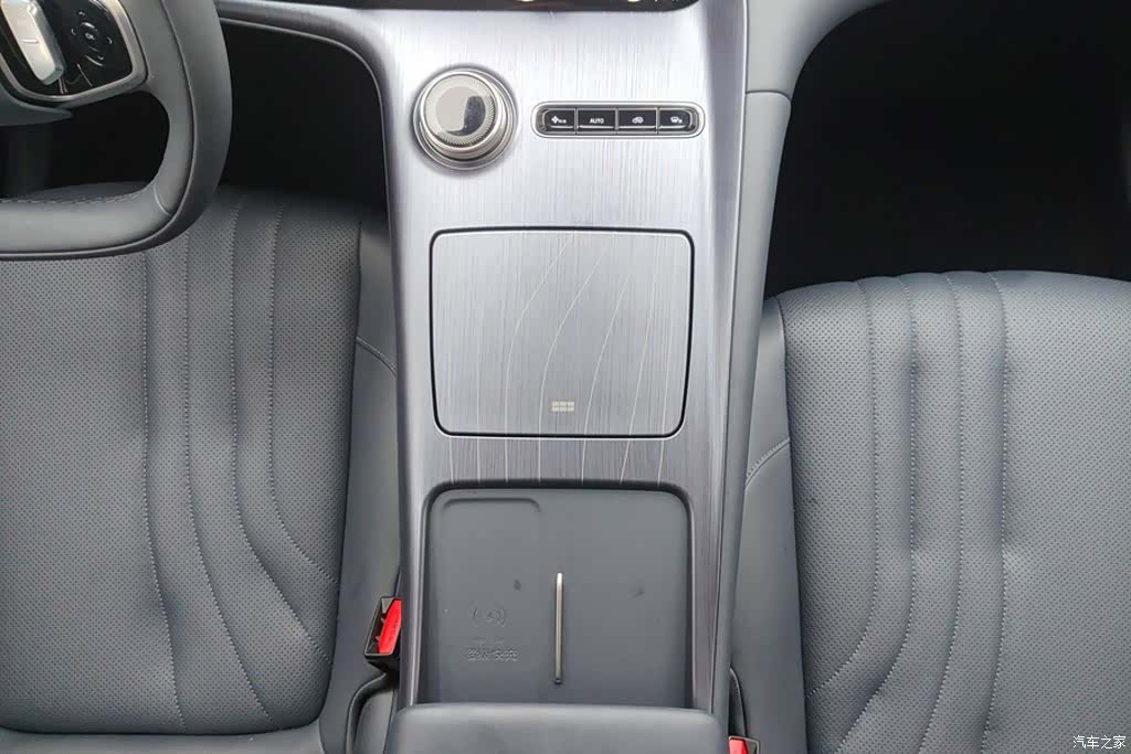 Geely Galaxy E5, 2025 16