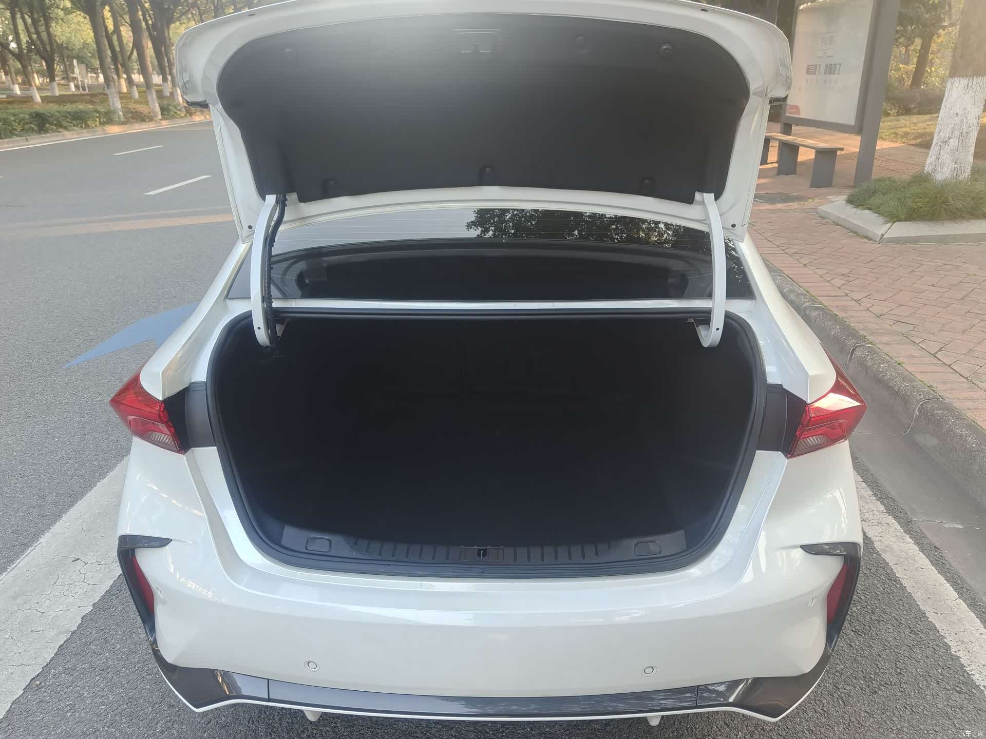 Buick Verano, 2022 10