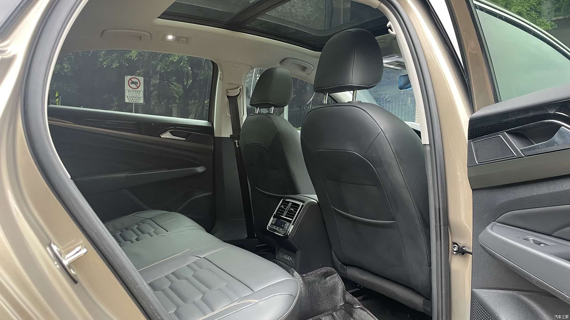 Volkswagen Passat, 2020 10