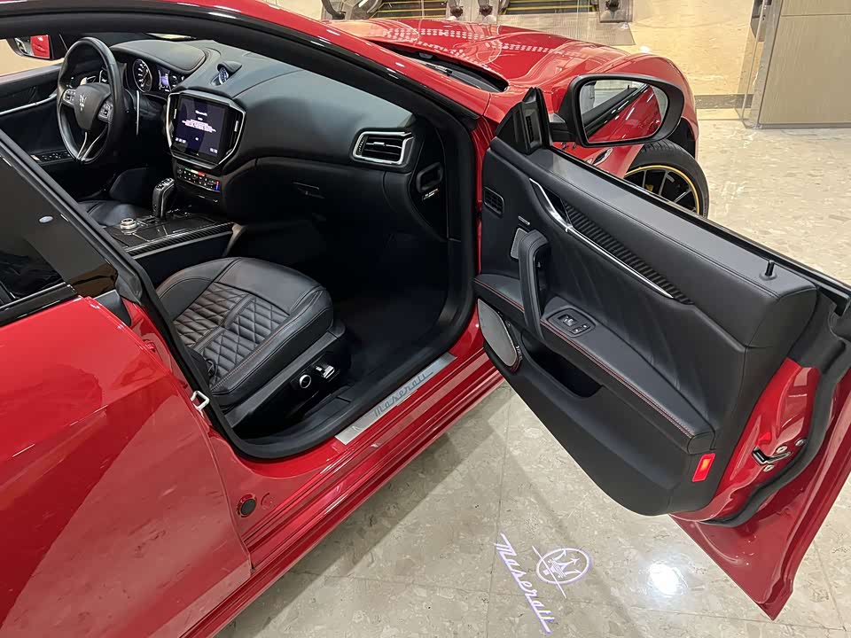 Maserati Ghibli Maserati Ghibli