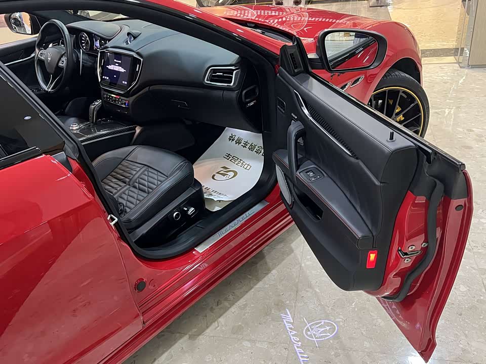 Maserati Ghibli Maserati Ghibli