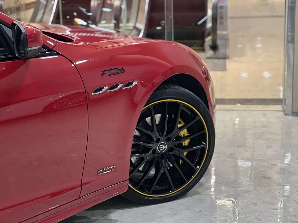 Maserati Ghibli Maserati Ghibli