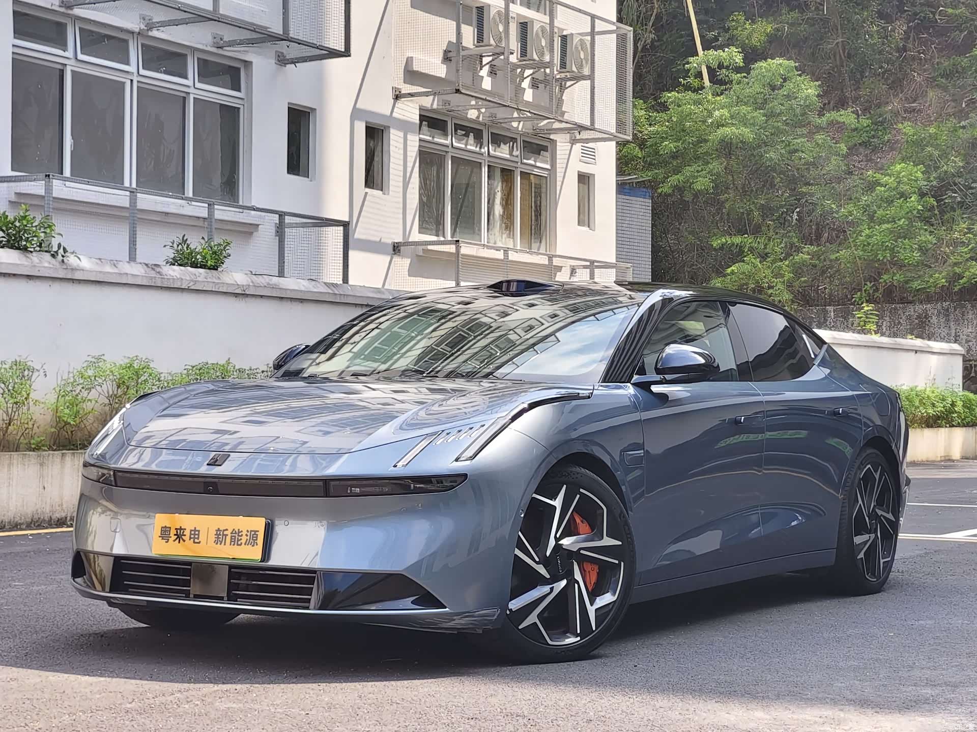 Lynk & Co Z10