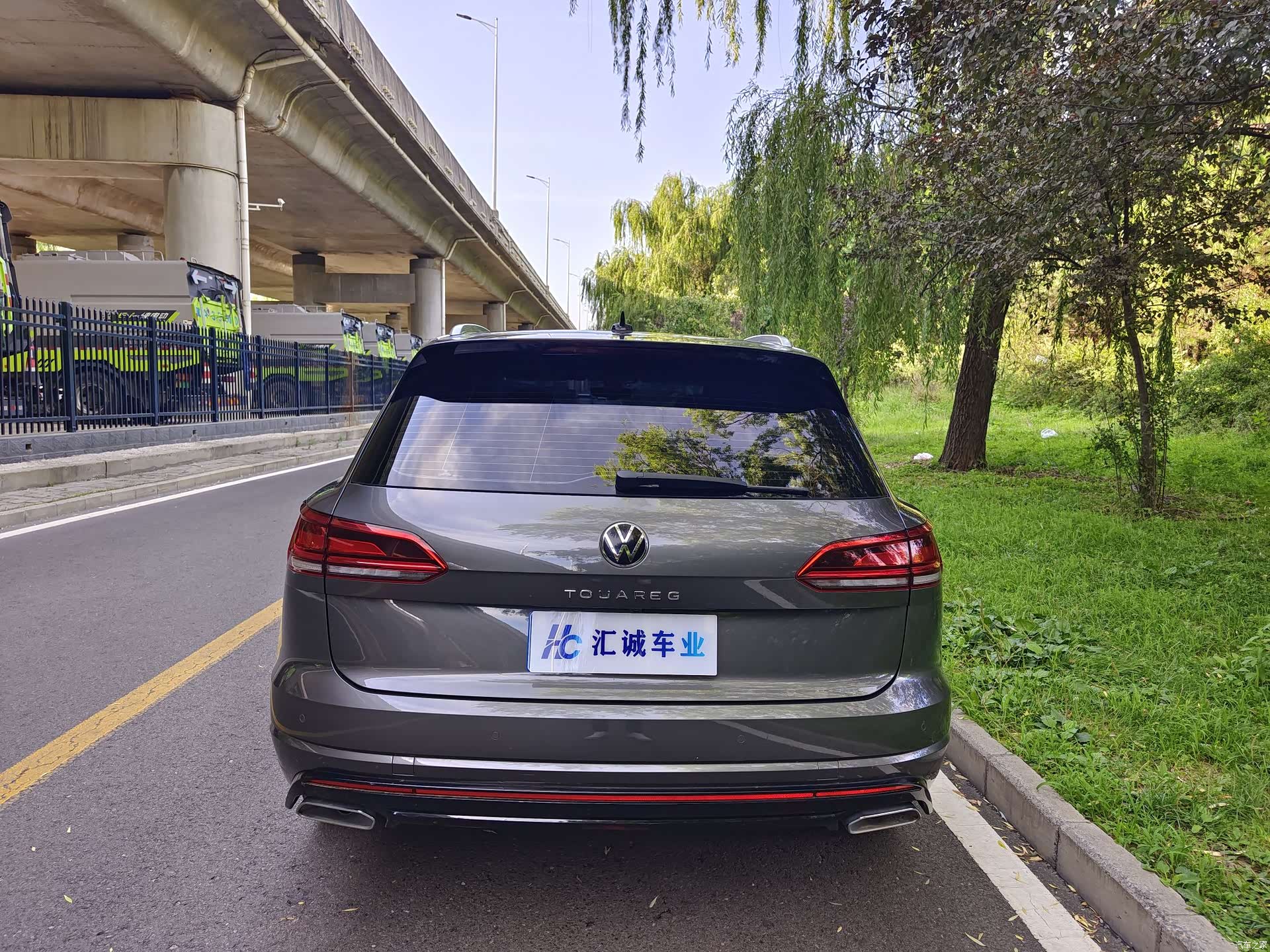 Volkswagen Touareg, 2023 все фото
