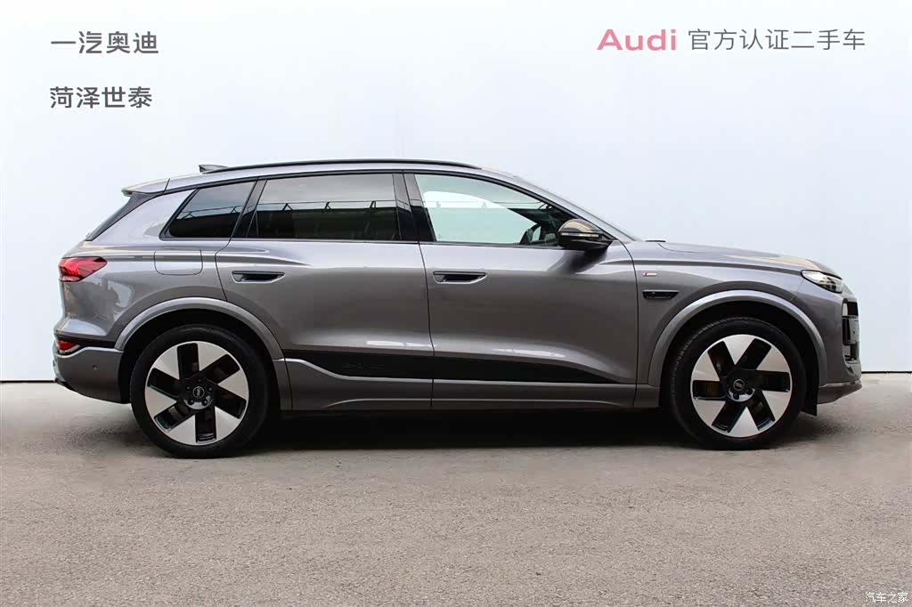 Audi e-tron, 2025 все фото