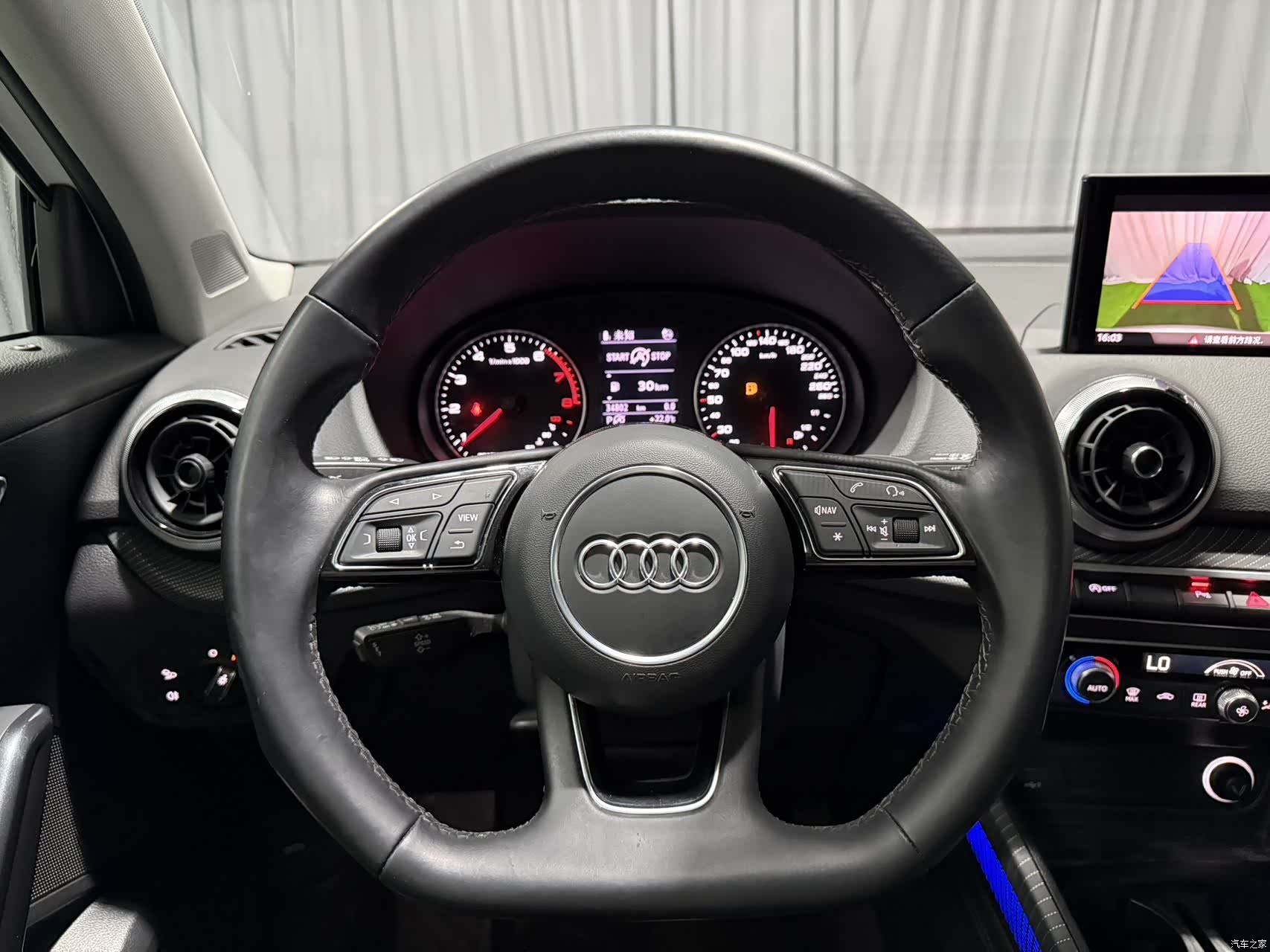 Audi Q2L, 2022 15