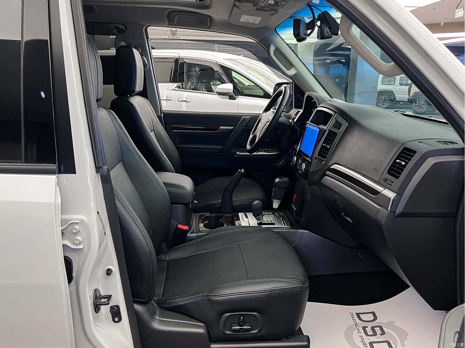 Mitsubishi Pajero, 2025 14