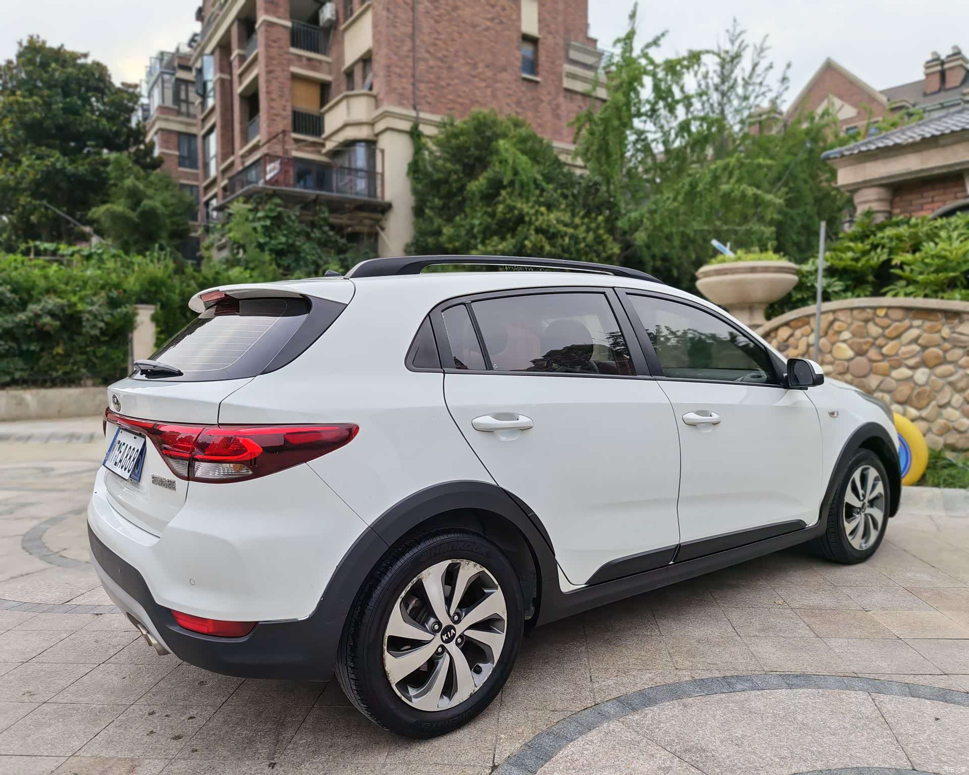Kia KX, 2017 9