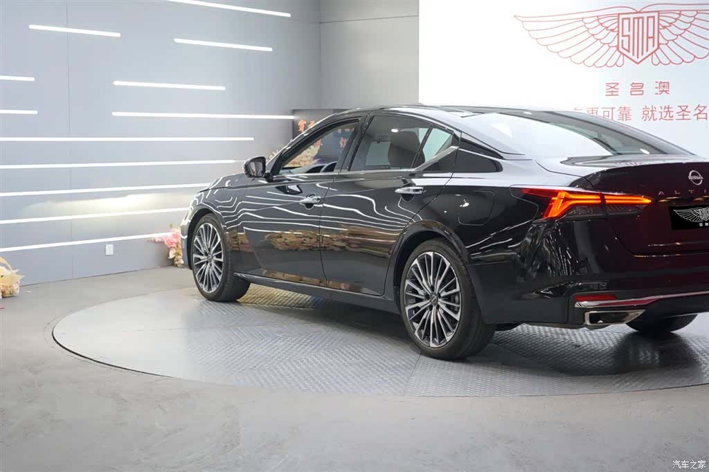 Nissan Teana, 2023 3