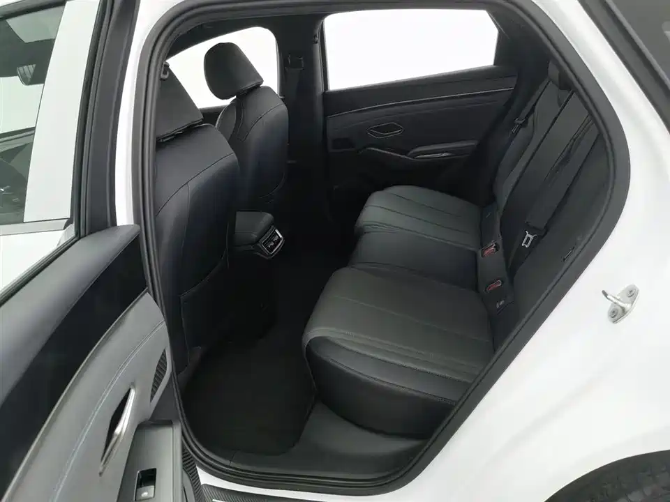 BYD Qin L