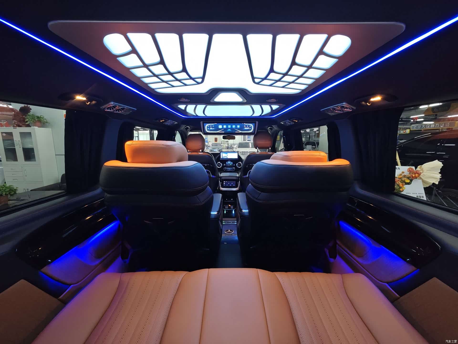Mercedes-Benz 7, 2024 19