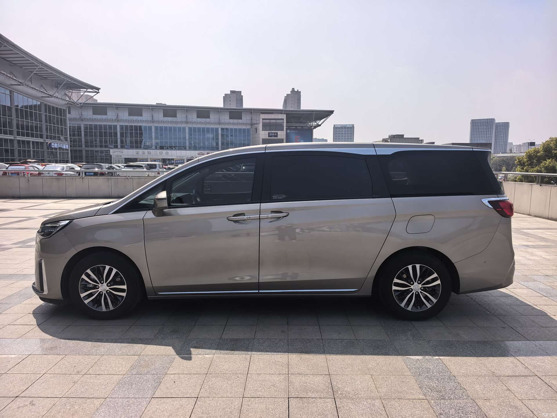 Buick GL8, 2024 4