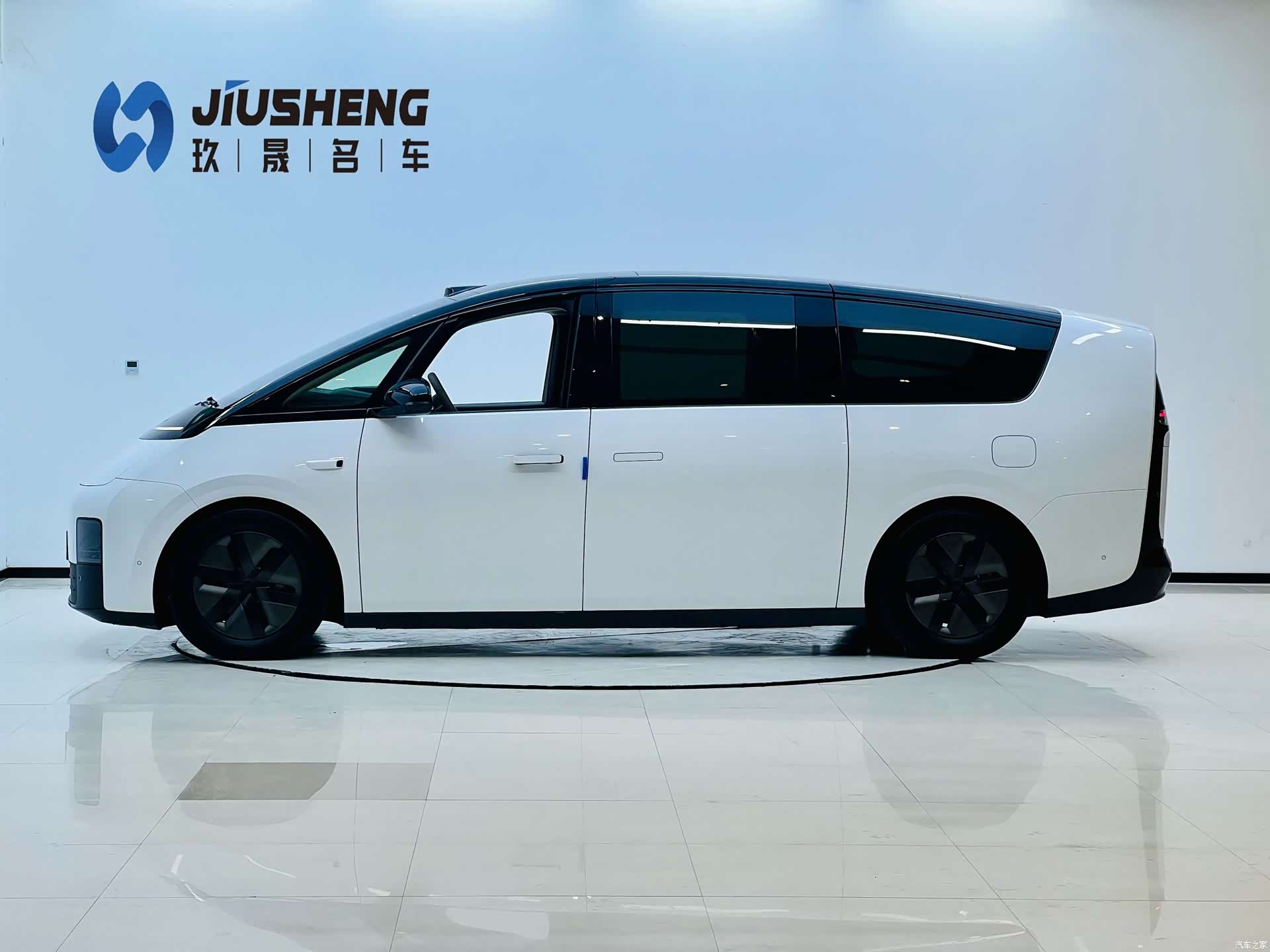 Li Auto MEGA, 2025 2