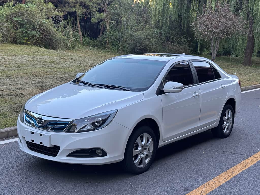 BYD E5