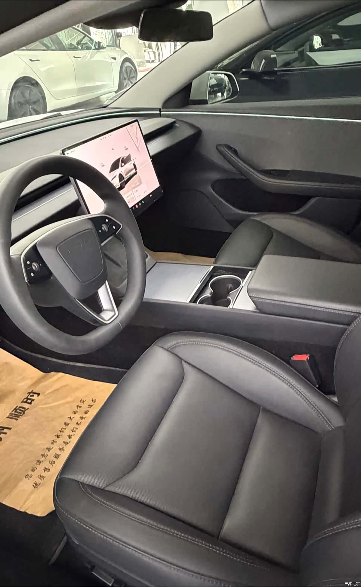 Tesla Model 3, 2025 все фото
