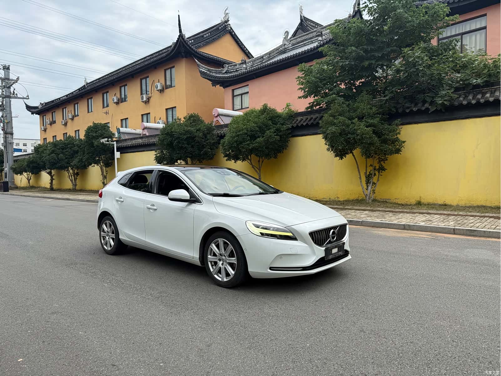 Volvo V40, 2016 3