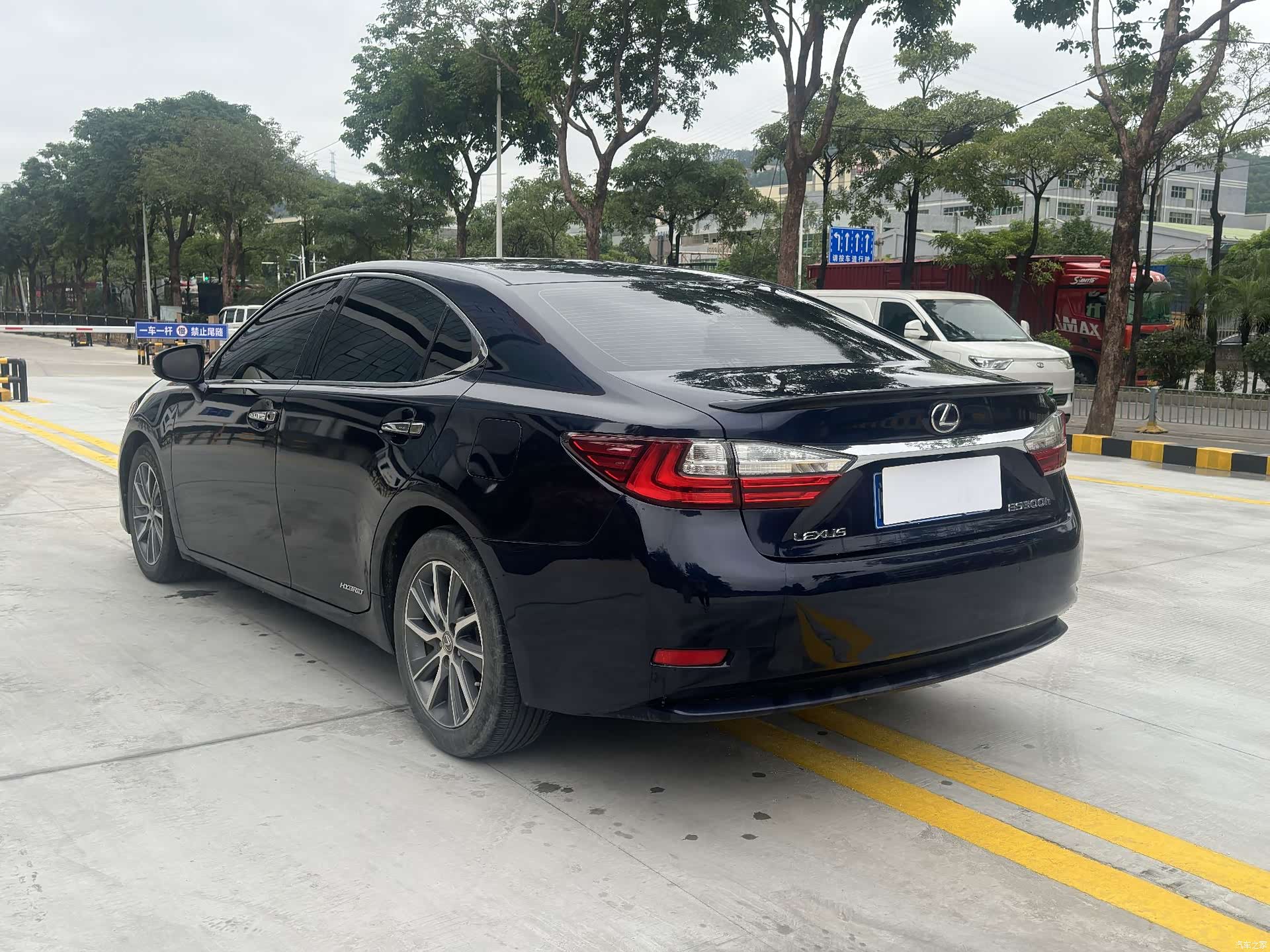 Lexus ES, 2018 9