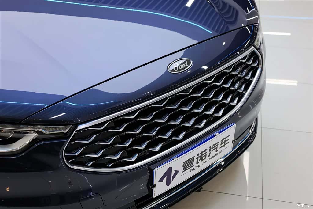 Ford Taurus, 2022 11