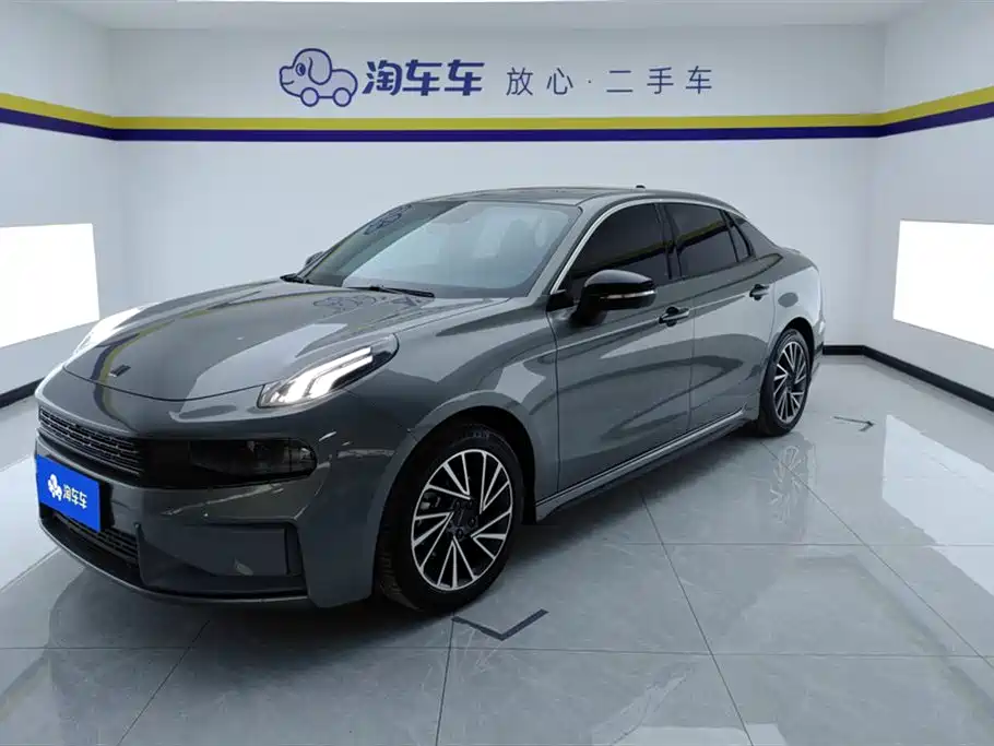 Lynk & Co 03