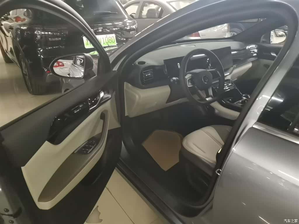 BYD Qin, 2023 16