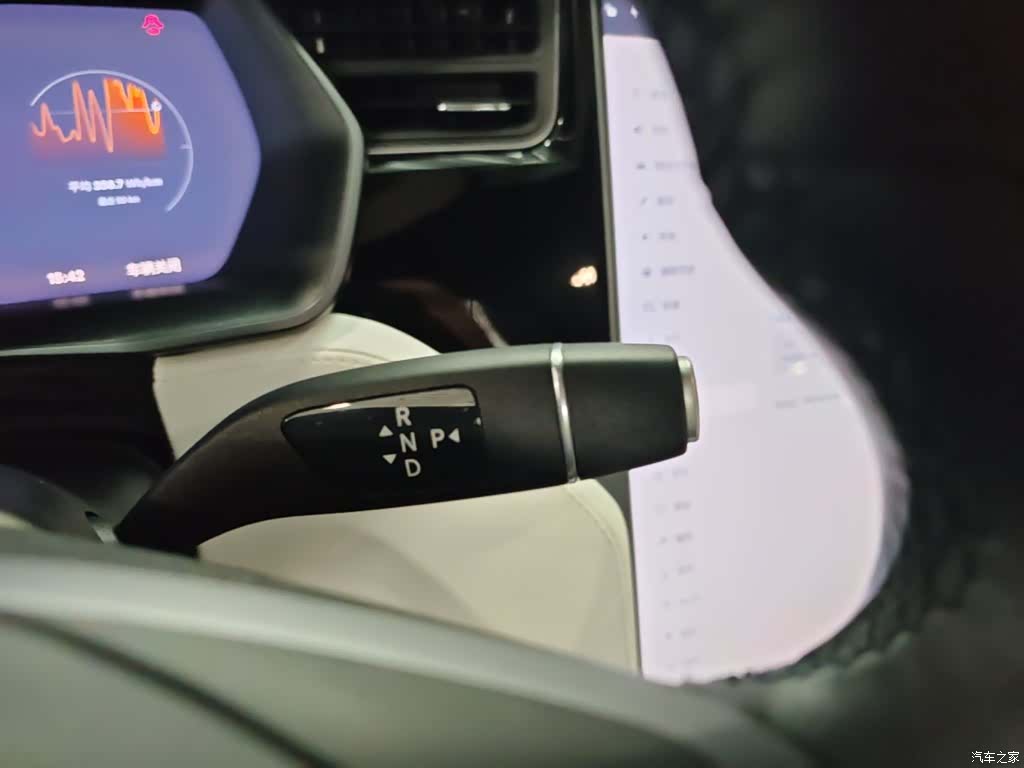 Tesla Model X, 2019 14