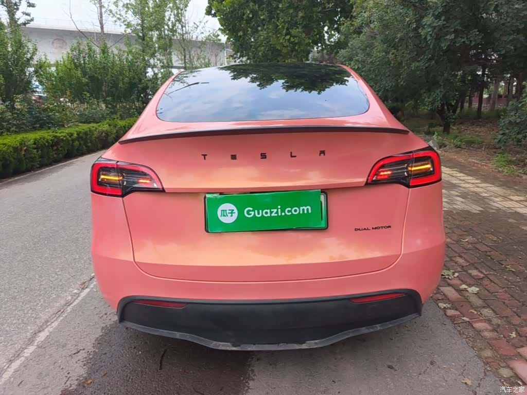 Tesla Model Y, 2023 4