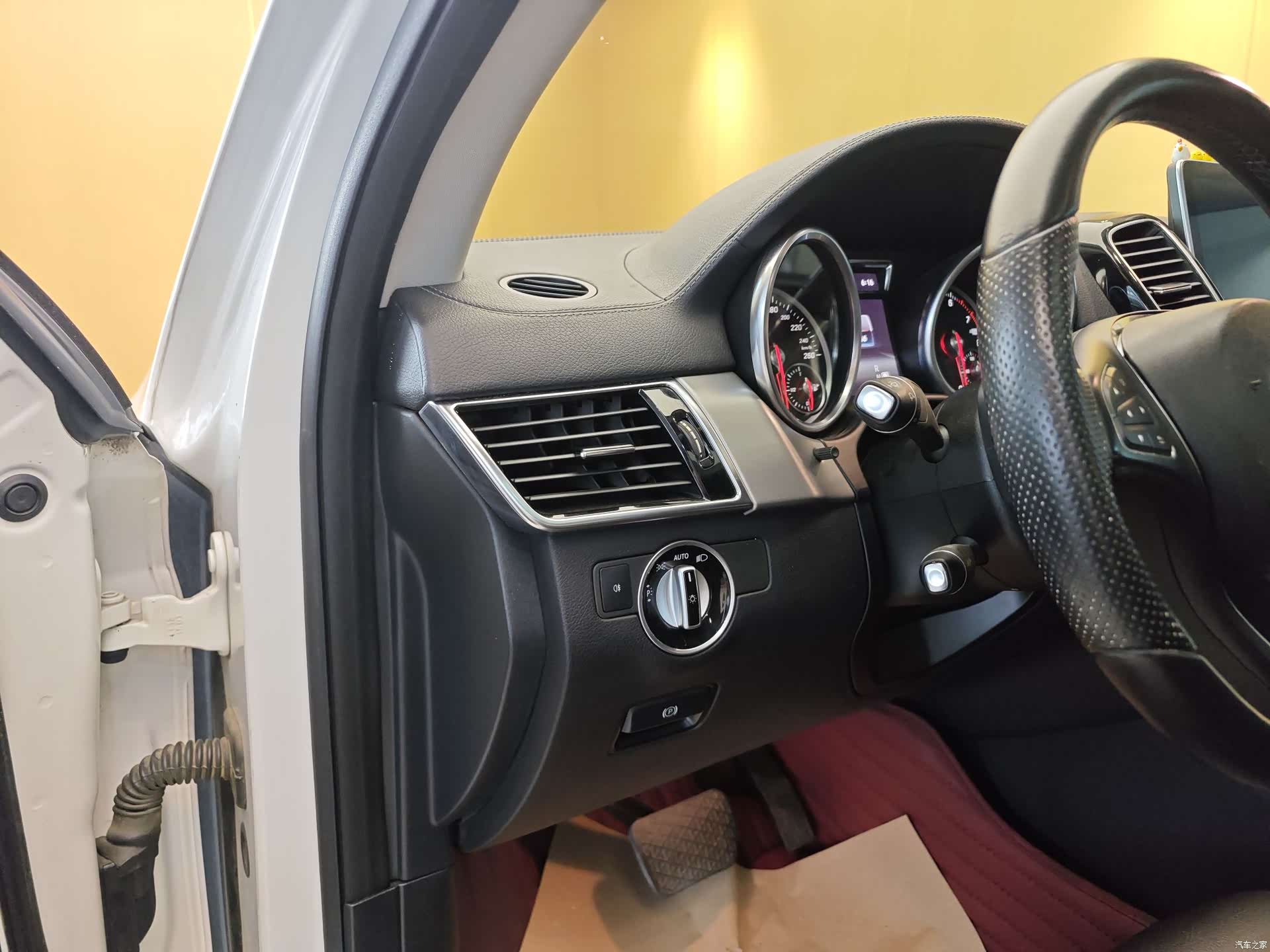 Mercedes-Benz GLE, 2016 13