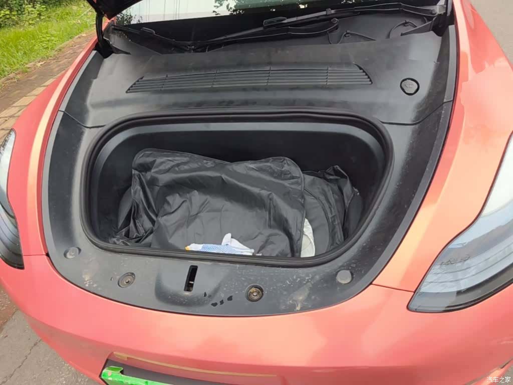 Tesla Model Y, 2023 16