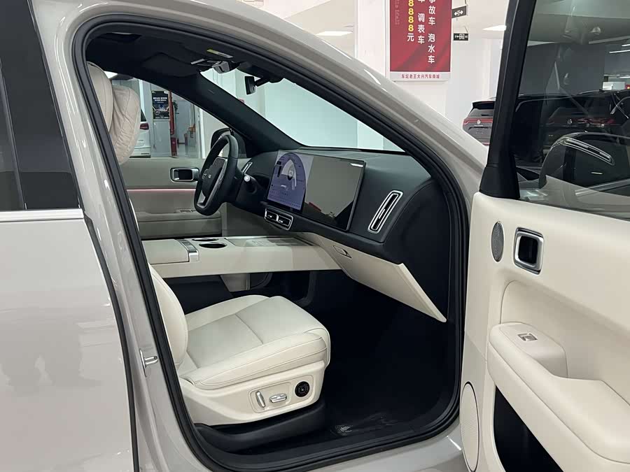 Li Auto L6 2024, фото 10