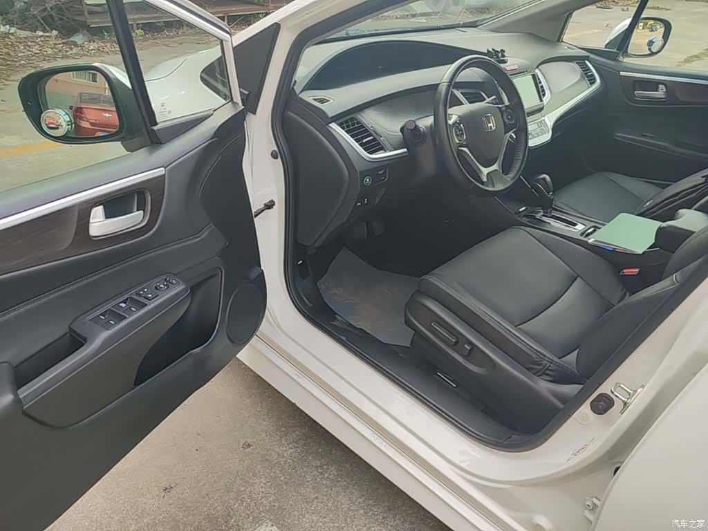 Honda Jade, 2015 12