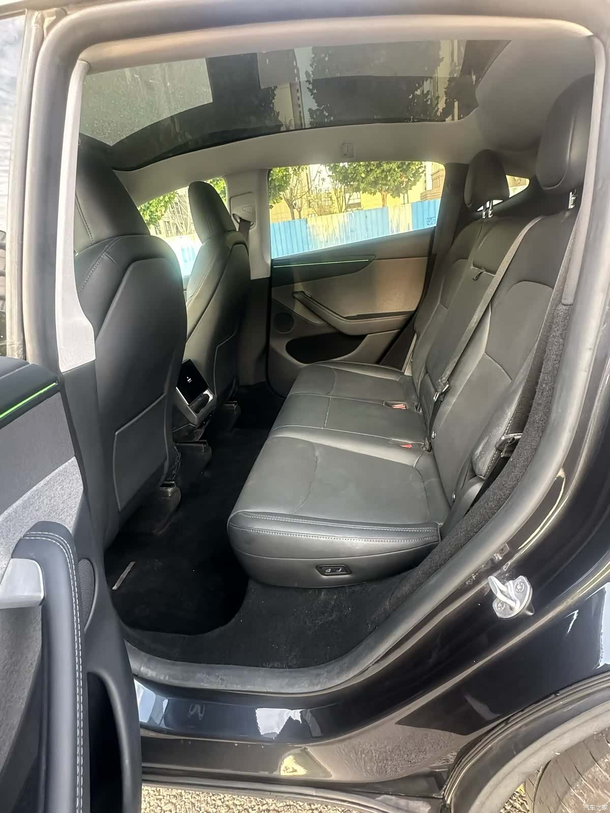 Tesla Model Y, 2025 4