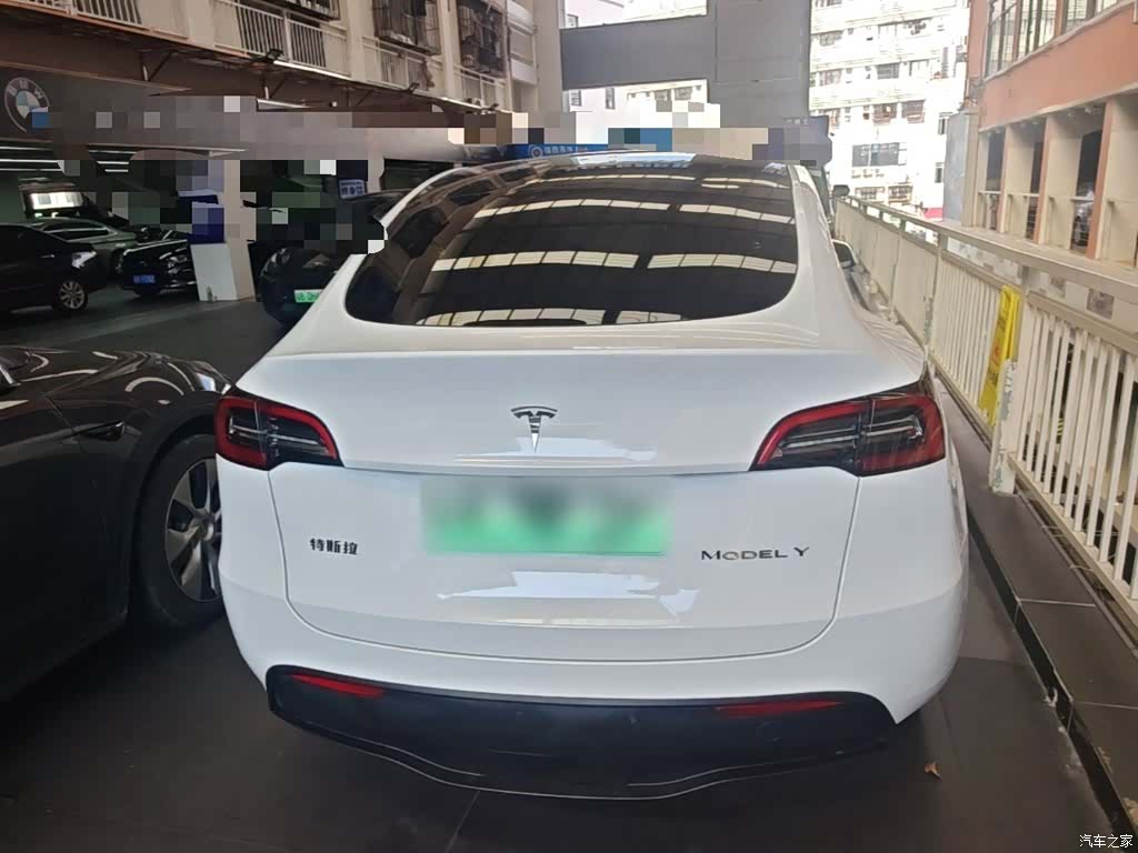Tesla Model Y, 2023 6